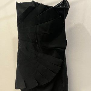strapless black dress